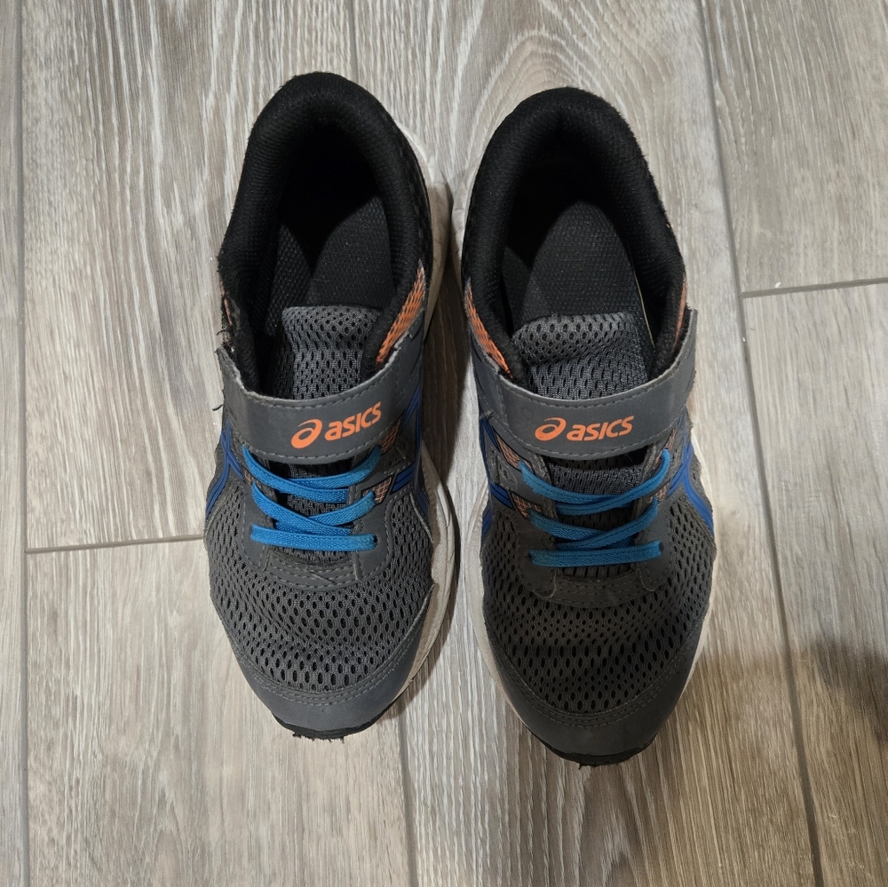 Asics boy shoes